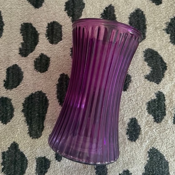 Vase - Picture 2 of 5